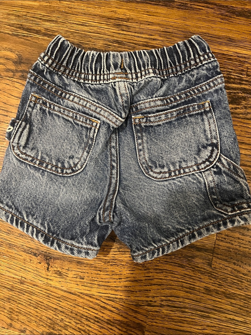 GAP Bundle - Boys 6-12 Month GAP Navy Logo Tee with GAP Denim and Khaki Shorts - Picture 5 of 9